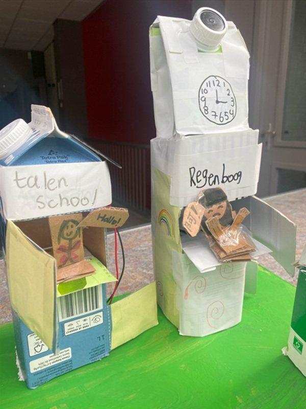 gebouwen in de wijk van de toekomst van gerecycelde materialen