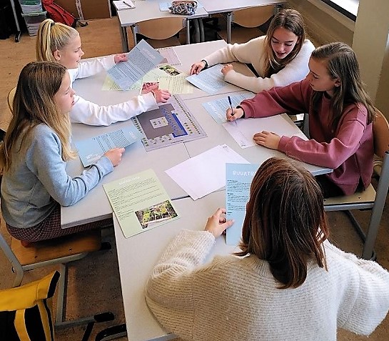 leerlingen Schoter werken aan les klimaatadaptatie